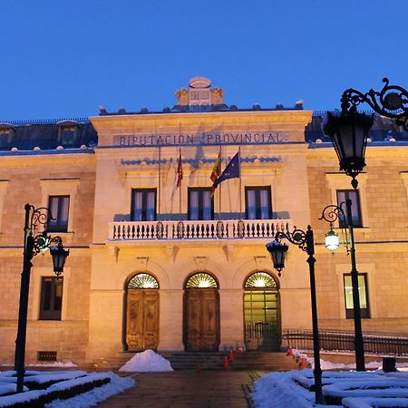 Гостевой дом Alojamiento Turistico "El Torreon" Фреснеда-де-ла-Сьерра Экстерьер фото