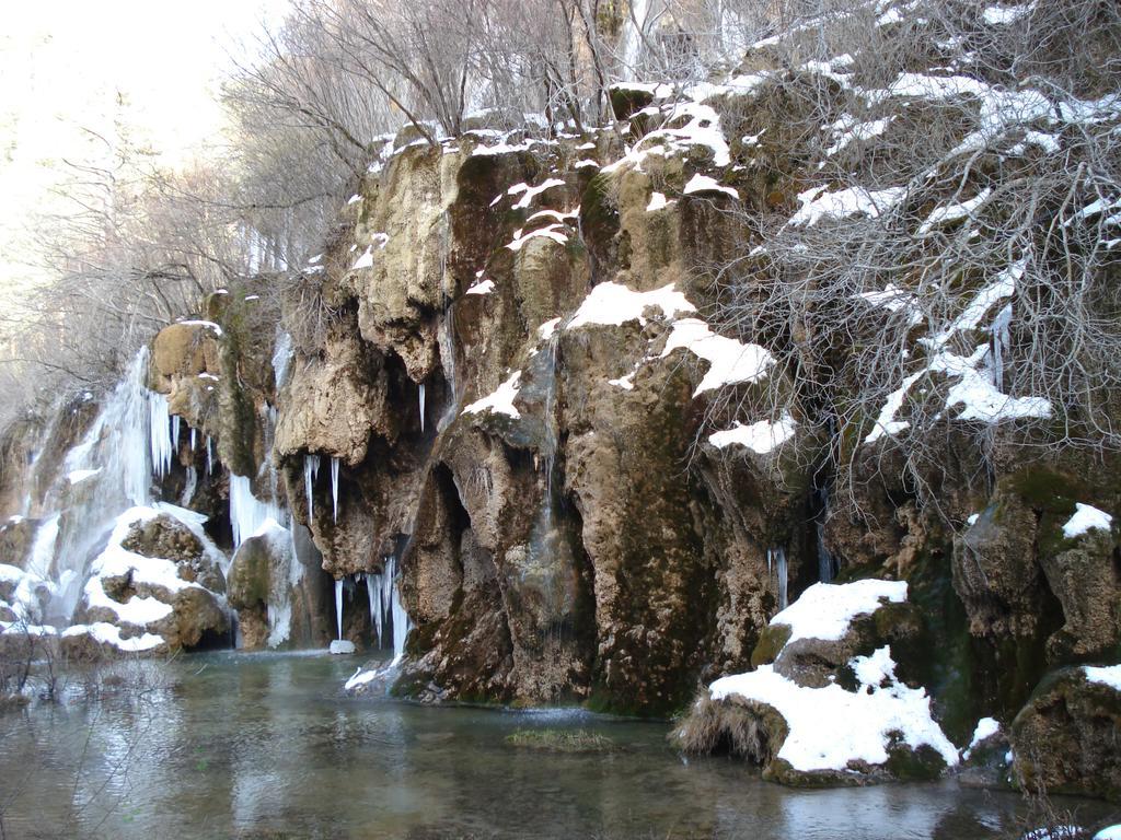 Гостевой дом Alojamiento Turistico "El Torreon" Фреснеда-де-ла-Сьерра Экстерьер фото